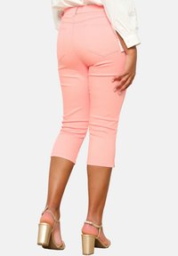 LolaLiza HIGH WAIST - Džinsa auduma šorti - coral pink