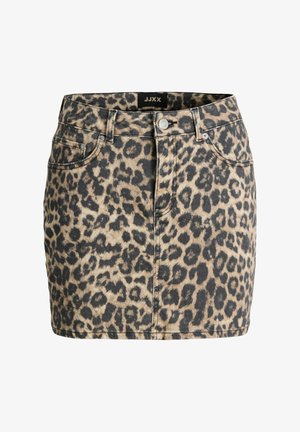 Leopardskinnad denimkjol med en åtsittande design, utrustad med fem fickor, svarta knappdetaljer och en ren fåll.