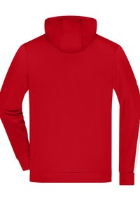 Haut à capuche rouge avec poche kangourou, capuche avec cordon de serrage, et rayures blanches le long des manches. Texture lisse, coupe décontractée.