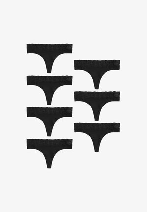 Mustat pitsireunaiset stringit aseteltuina kahteen riviin; pehmeä kangas, jossa on kukkakuviot vyötäröllä. Kahdeksan kappaletta esillä.