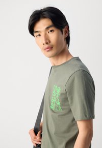 Scotch & Soda REGULAR FIT LEFT CHEST LOGO - Print T-shirt - thyme