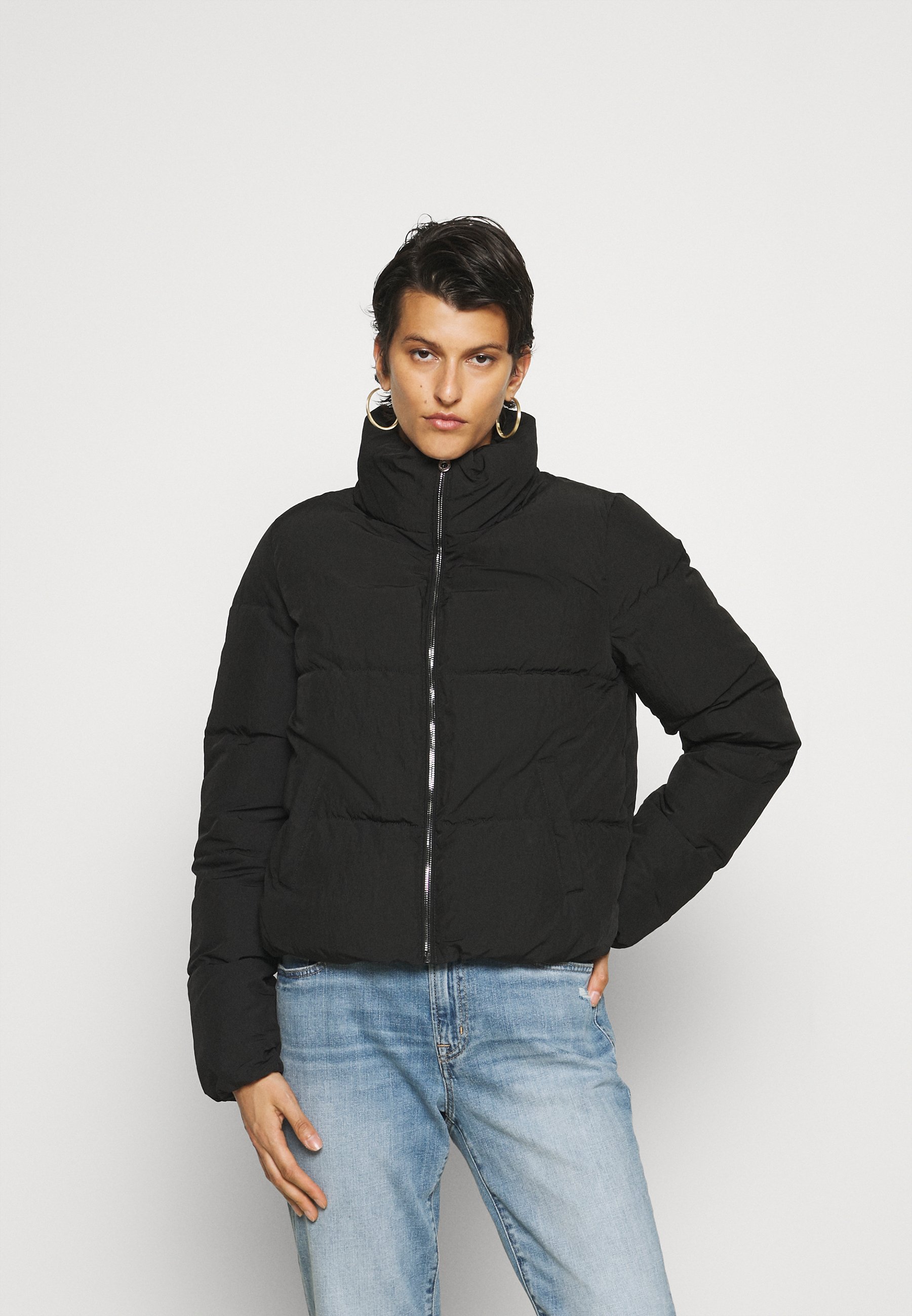 only cropped puffer jacket