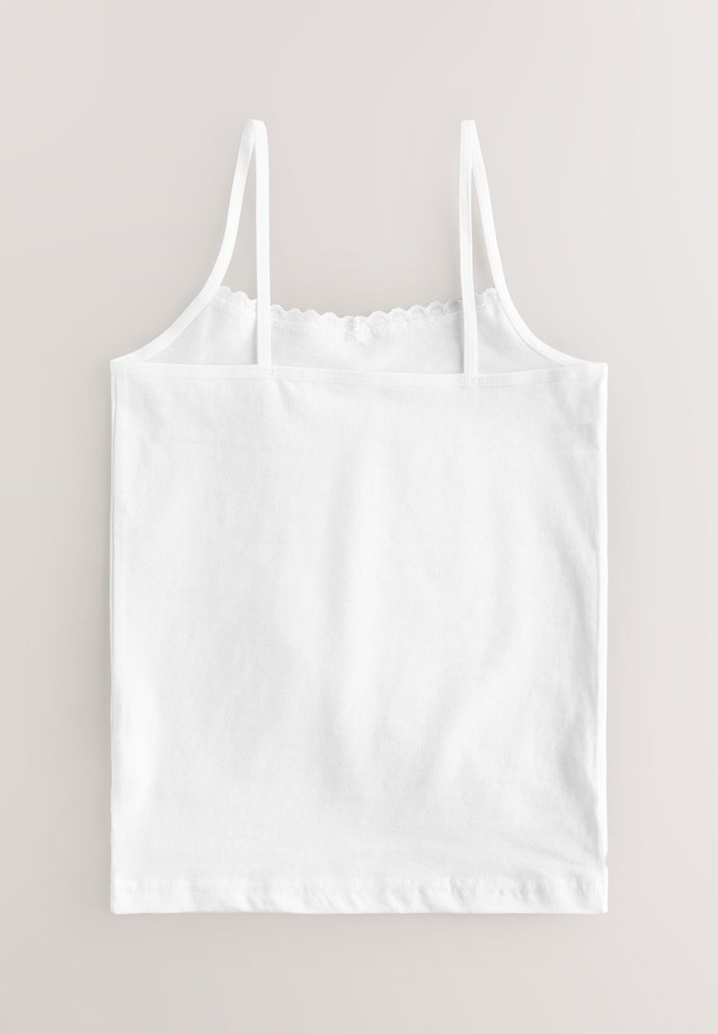 Biała bluzka na ramiączkach wykonana z miękkiej bawełny. Posiada cienkie ramiączka oraz falbaniasty koronkowy wykończenie przy dekolcie. Gładka faktura, bez wzorów.