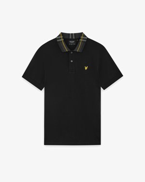 Μαύρο κοντομάνικο πόλο με πλαϊνή στενή λωρίδα με δύο κουμπιά, καρό γιακαδάκι σε γκρι και κίτρινο, και μικρό κίτρινο λογότυπο πουλιού στο αριστερό στήθος.