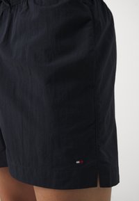 Tommy Hilfiger DRAWSTRING - Badeshorts - desert sky