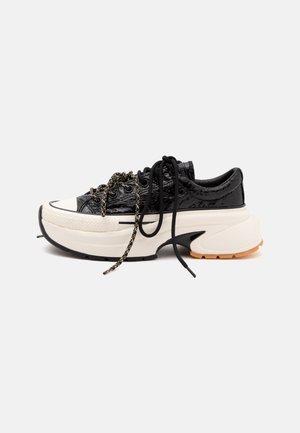Converse, RUN STAR CRUSH - Baskets basses - black/egret