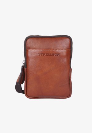 Borsa a tracolla Strellson in pelle marrone con zip, tasca frontale e tracolla nera, progettata per l'uso quotidiano.