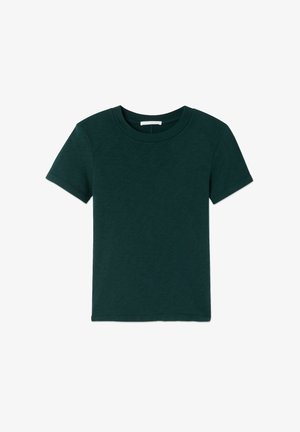 Tamsiai žalia medvilninė marškinėlių su apvalia kaklo linija ir trumpomis rankovėmis, pasižyminti lygiu audiniu ir klasikiniu, paprastu dizainu.