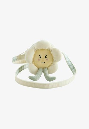 Bolso bandolera suave de felpa con forma de flor, cara sonriente, pétalos crema, correas verdes con forma de hoja y cierre de cremallera sobre fondo blanco.