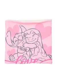 Couverture en polaire rose présentant un simple contour de deux personnages s'enlaçant, entourés de motifs en forme de cœurs et du mot "amour" en écriture cursive.