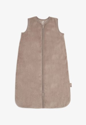Sac de couchage sans manches taupe pour bébé avec fermeture éclair à l'avant, tissu doux, taille 90 cm pour 18 mois, fond arrondi.