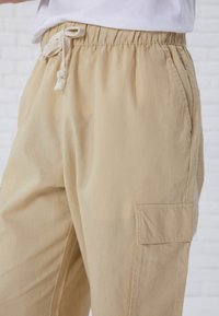 Pier One LINEN BLEND CARGO  - Kargopüksid - tan