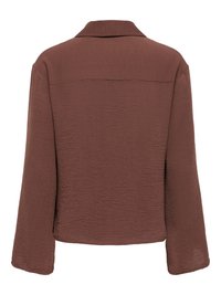 Chemise marron à manches longues avec tissu texturé, coupe carrée et col ouvert, vue de dos.