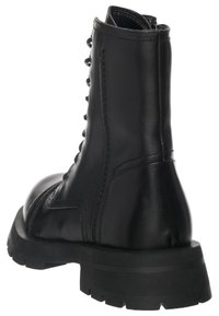 Sort læder ankelstøvle med rund tå, snørebånd foran og kraftig gummisål. Glat tekstur og syningdetaljer på siderne.