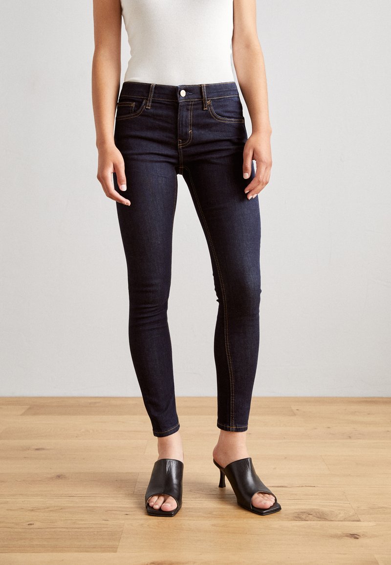 Esprit Uske traperice - saluda rinse blue