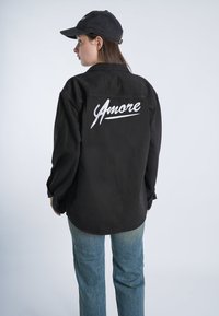 Mira Paris AMORE BACK EMBROIDERY - Užsagstoma palaidinė - black