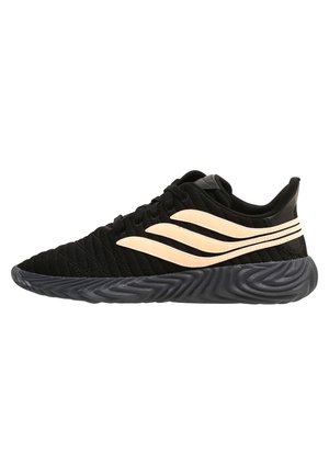 Matalavartiset tennarit - black