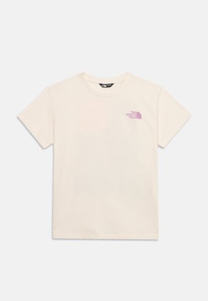 Kremfarget T-skjorte med korte ermer, rund hals og liten rosa "The North Face"-logo øverst til venstre på brystet.