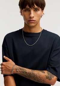PULL&BEAR BOXY FIT  - Jednoduché tričko - dark blue