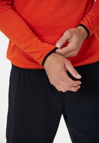 Endurance Langærmet T-shirt - pureed pumpkin