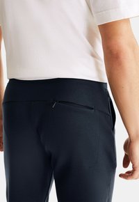 On SWEAT PANTS - Jogginghose - navy