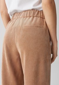 OPUS HIGH RISE CROPPED WIDE FIT - Broek - golden oak