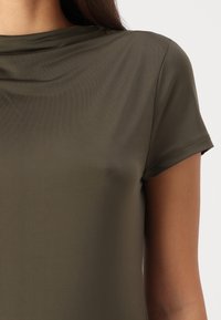 Modström KIZZEYMD - T-shirt basique - warm gray