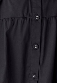 Unausgewählt, black