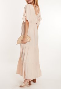 Cache Coeur CLAUDETTE - Maxikleid - sand