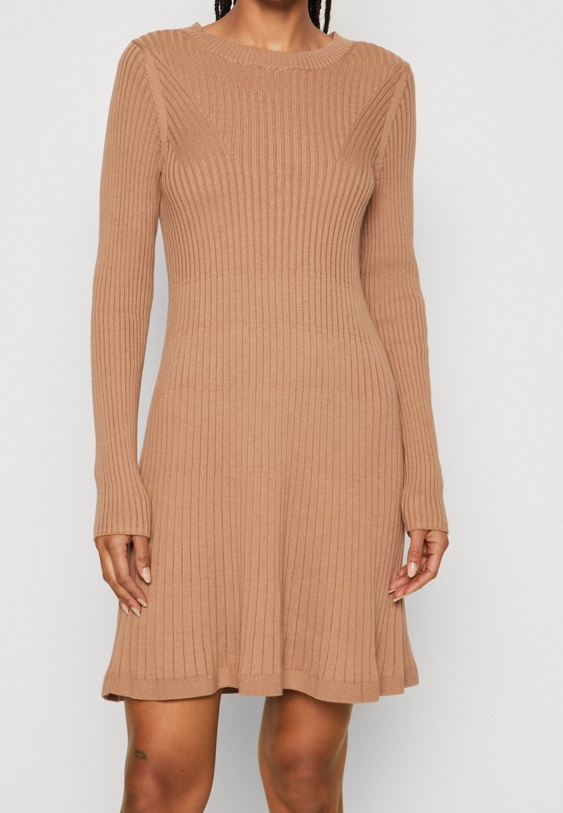 GAP Robe pull - camel