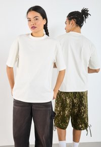 Thumbnail Image 3