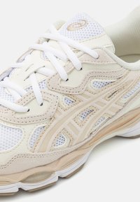 ASICS SportStyle GEL-NYC UNISEX - Sapatilhas - white/feather grey