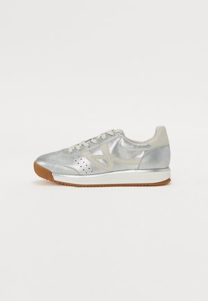 STEPCOUNT - Zapatillas - silver
