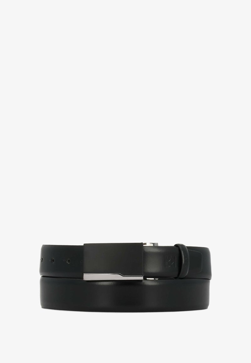 Cinturón negro de cuero con acabado suave, que presenta una hebilla metálica elegante y múltiples orificios de ajuste para personalizar la talla.