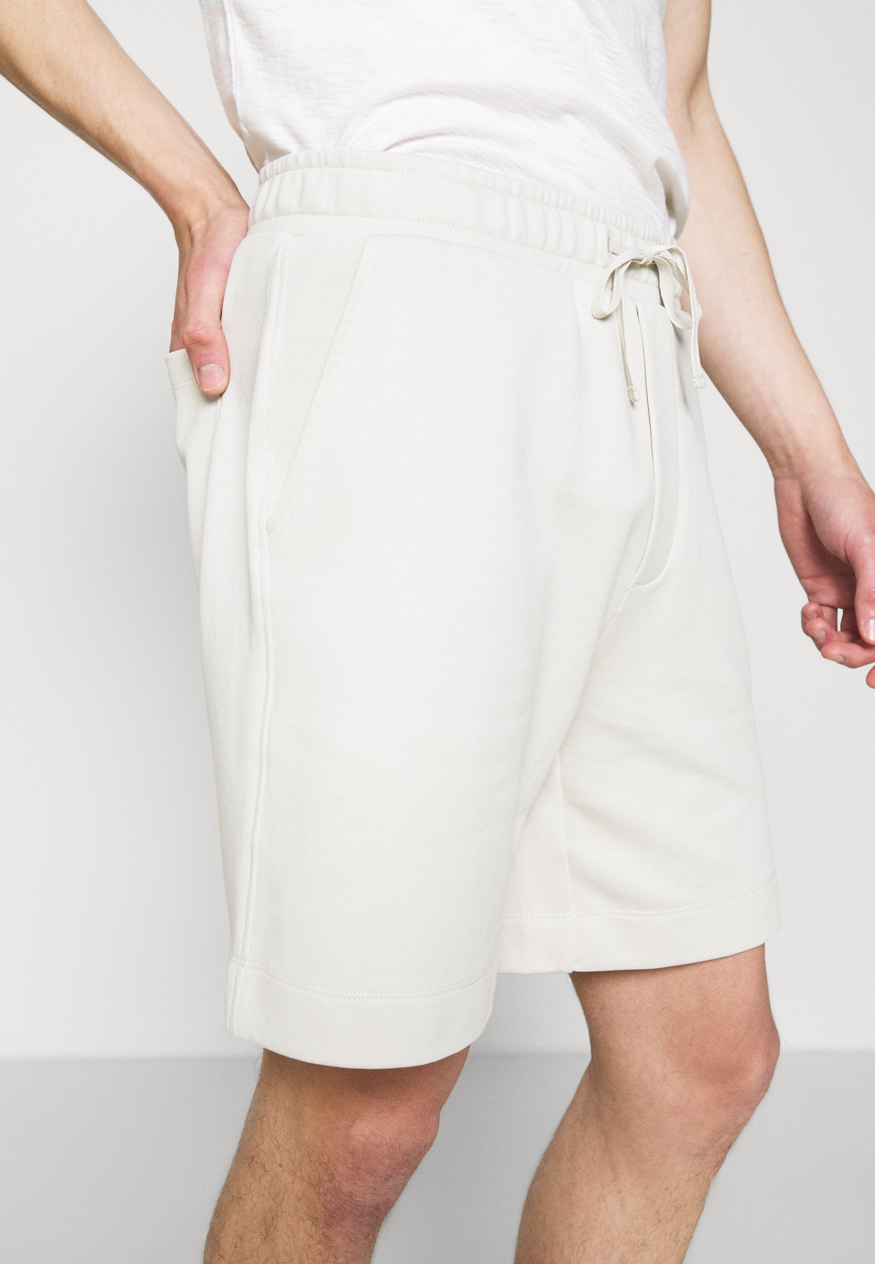 Filippa K BARRY - Shorts - vanilla/crème - Zalando.nl