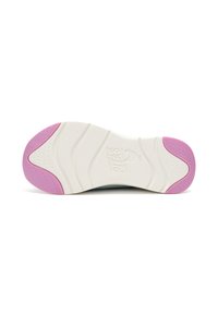 Schuhsohle mit einer strukturierten weißen Basis, die pinke Absatzakzente und Vertiefungen für Grip aufweist. Geprägtes Branding in der Mitte.