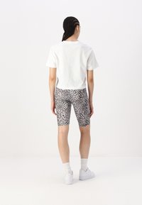 Noisy May NMPARLA SHORTS - Šortai - silver lining