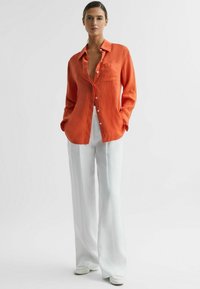 Reiss Bluza s gumbima - orange
