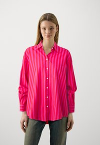 GAP THE BIG SHIRT - Užsagstoma palaidinė - pink/red