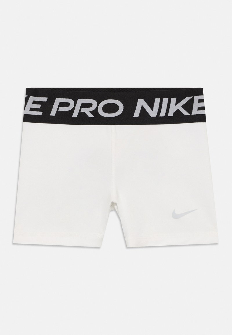 Shorts deportivos blancos con una cinturilla negra que presenta "NIKE PRO" en letras blancas y un pequeño logotipo gris de Nike en la esquina inferior derecha.