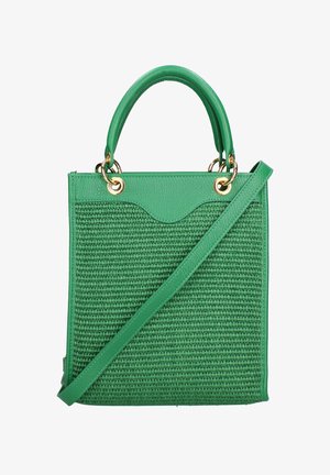 Groene geweven draagtas met leren handvatten, gouden ringen en een verstelbare schouderriem, afgebeeld tegen een witte achtergrond.
