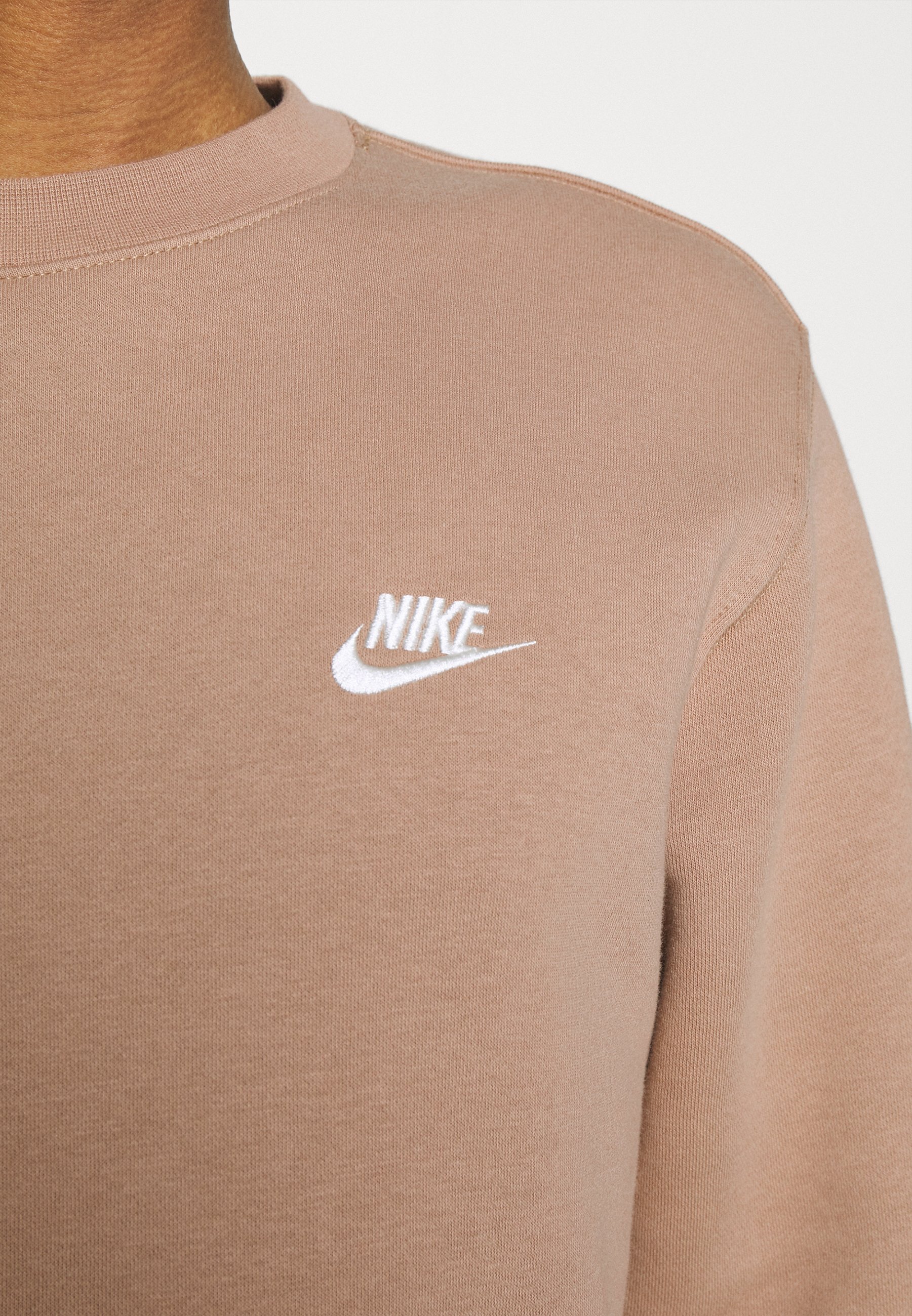 Nike Sportswear CLUB CREW - Sweatshirt - desert dust/light brown - Zalando .co.uk