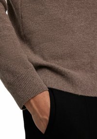 FALKE Basic Lambswool Half-Zip - Strickpullover - nutmeg mel