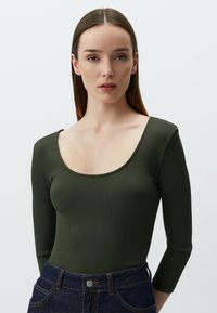 Unausgewählt, khaki