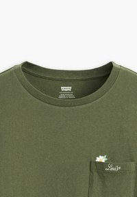 Niewybrane, hibiscus peek cloud