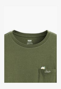 Niewybrane, hibiscus peek cloud