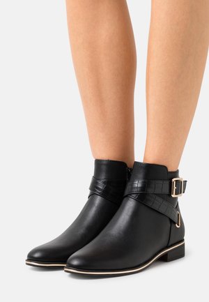 Ankle boot - black