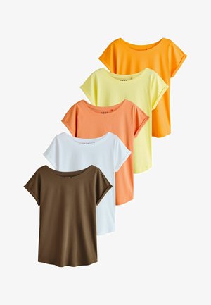 Viis lühikese varrukaga t-särki, vasakult paremale: pruun, valge, oranž, kollane ja heleoranž. Puuvillane kangas, ümarad kaelused.