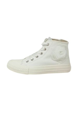 Sneakers alte bianche in tela, con punta rotonda, cinque fori per lacci e un'applicazione in tessuto a forma di rosa sul lato esterno. Suola in gomma.