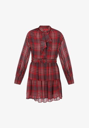 Czerwona sukienka w kratę z długimi rękawami, zawiązywanym kołnierzykiem, pasem w talii i warstwowym dołem z falbankami. Wykonana z lekkiego materiału w wzór w kratę.